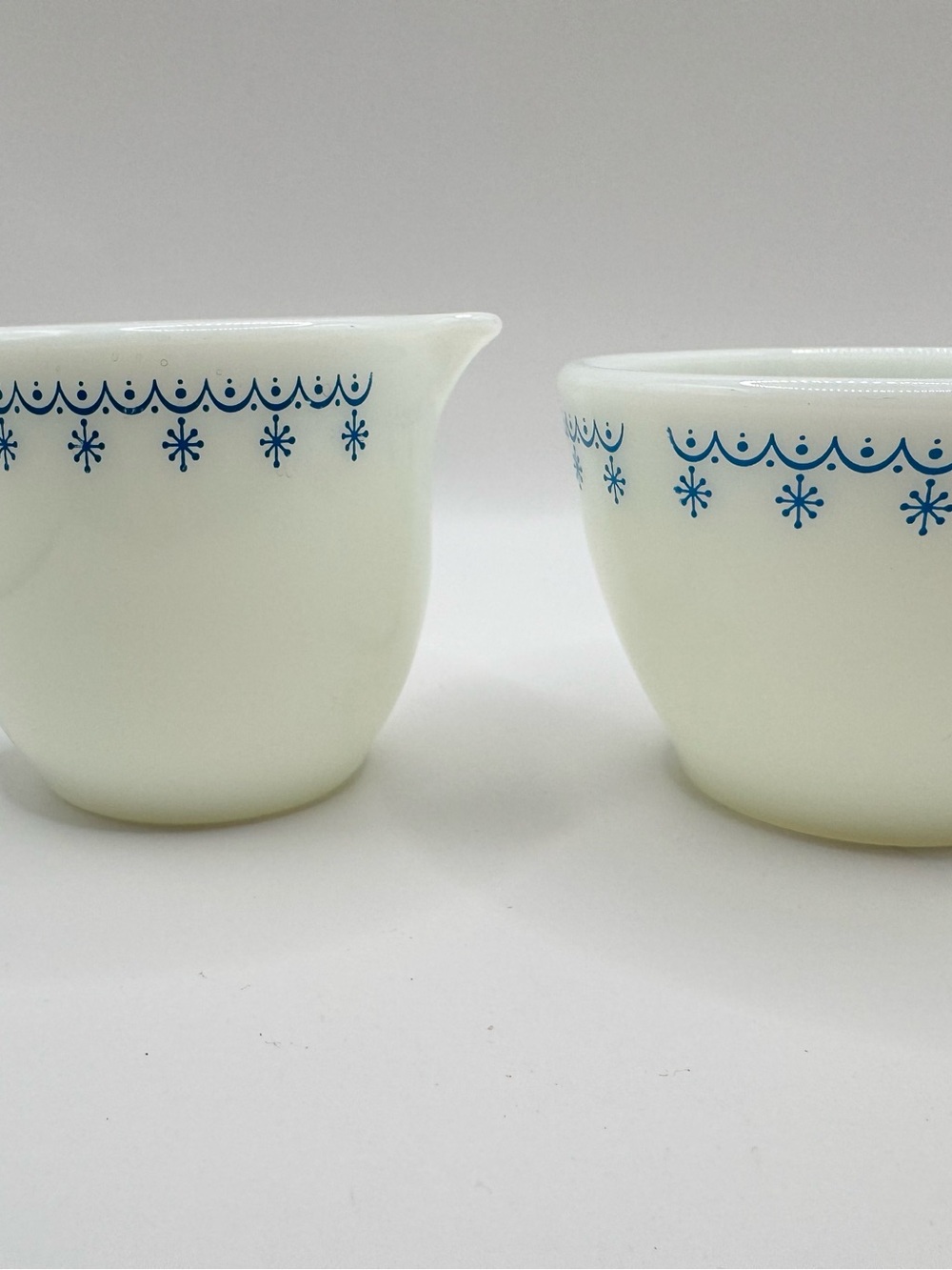 Vintage Pyrex Corning Snowflake Blue Creamer Sugar Bowl Set USA 1970s
